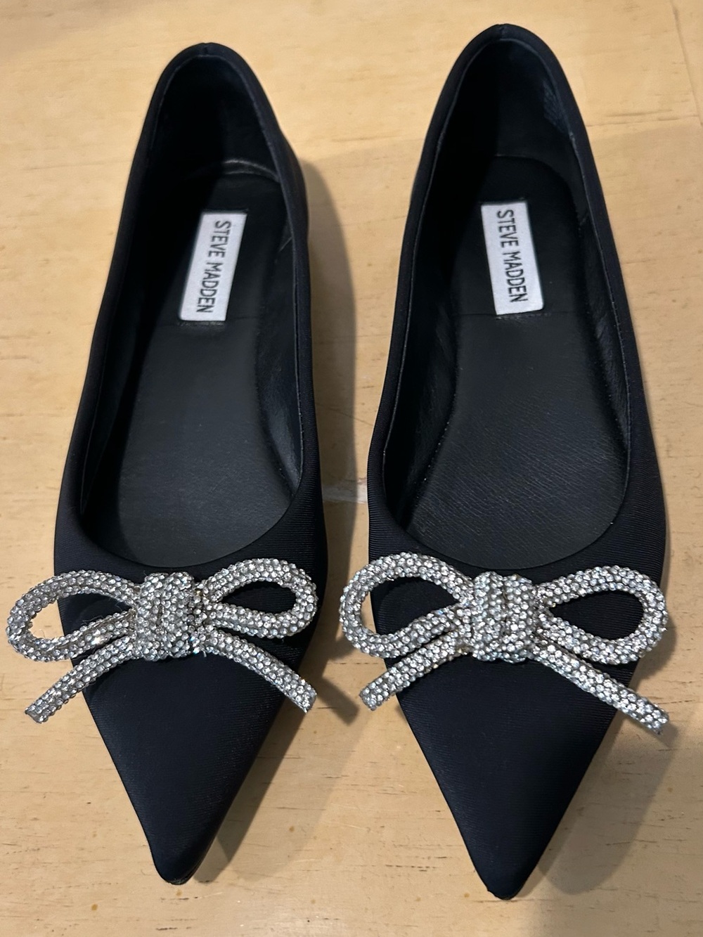 Steve Madden Elina women’s black pointed ballet flat in size 7
